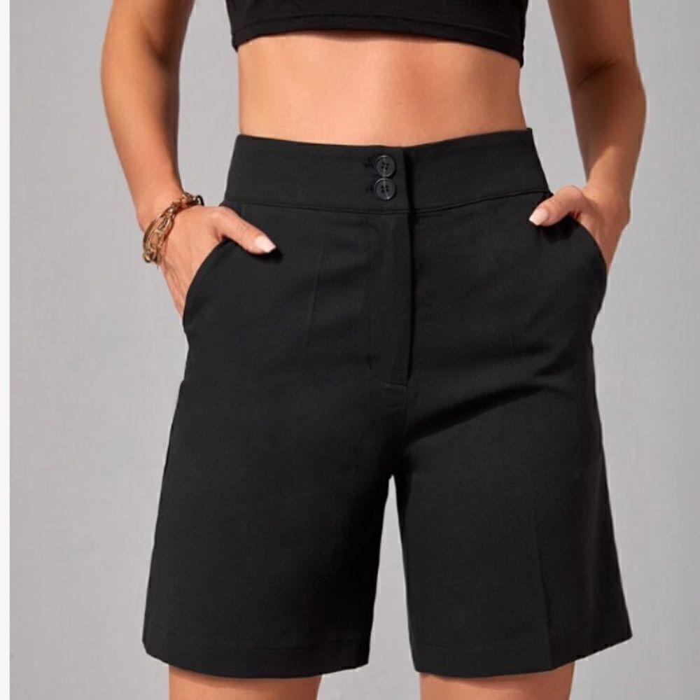 NWT EMERY ROSE Solid High Waist Slant Pocket Shorts Medium